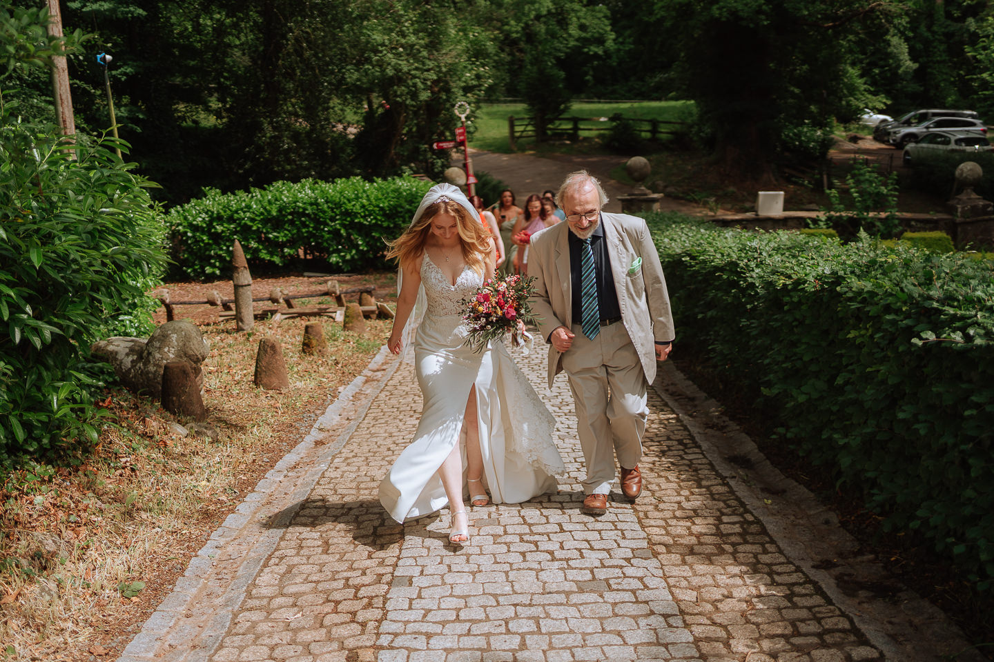 BECKY CHARLIE USK CASTLE WEDDING PHOTOGRAPHY 004 BECKY CHARLIE USK CASTLE WEDDING PHOTOGRAPHY 004